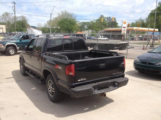 2002 Chevrolet S10 C300 Luxury Sedan 4D