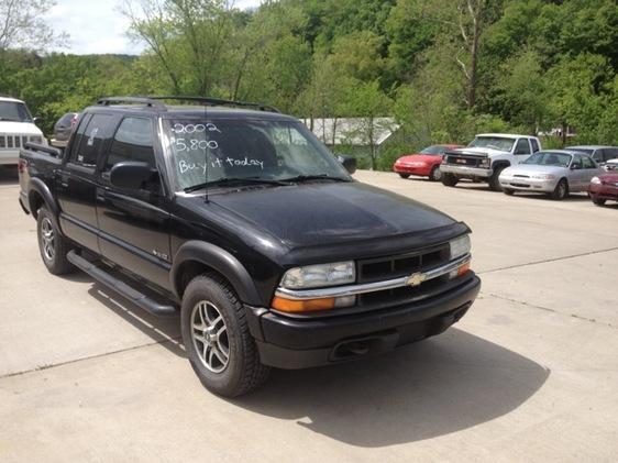 2002 Chevrolet S10 C300 Luxury Sedan 4D