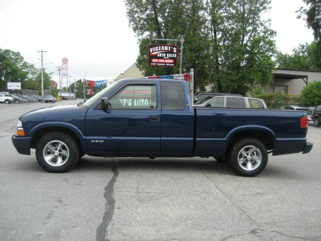 2002 Chevrolet S10 4dr Sdn Auto GLS w/XM