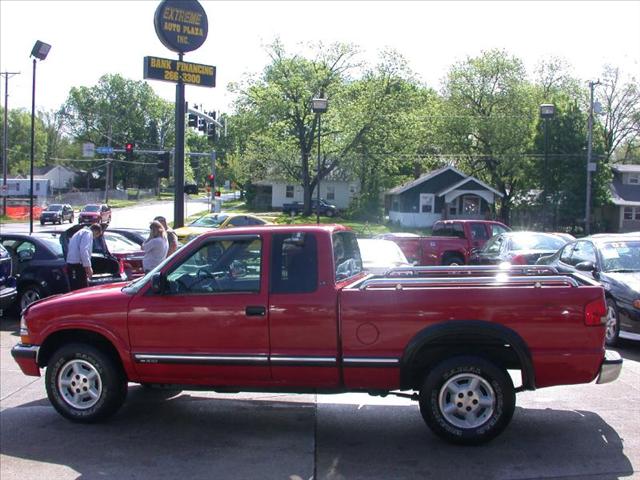 2003 Chevrolet S10 Crew Cab 4WD