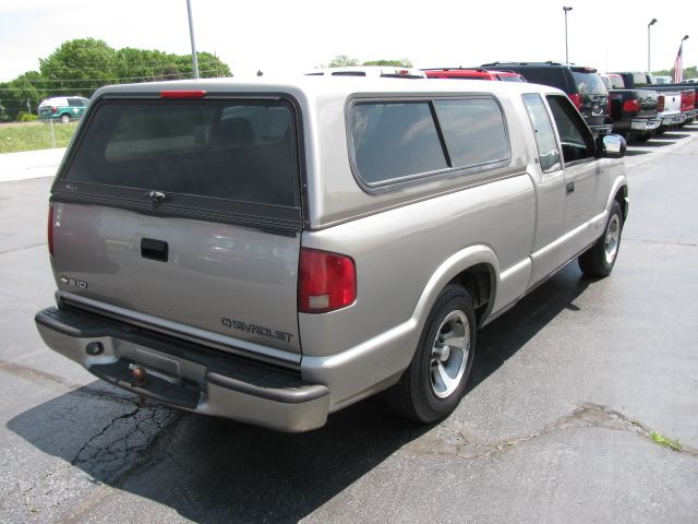 2003 Chevrolet S10 4dr Sdn Auto GLS w/XM