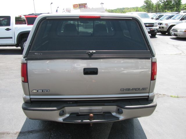 2003 Chevrolet S10 4dr Sdn Auto GLS w/XM