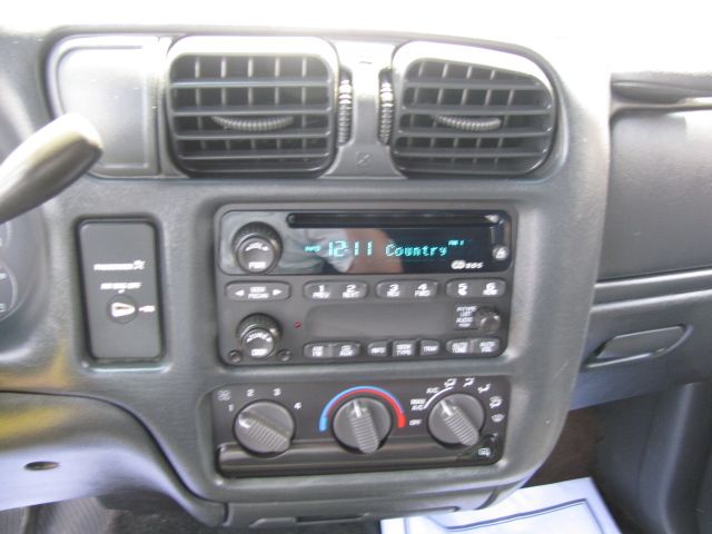 2003 Chevrolet S10 4dr Sdn Auto GLS w/XM