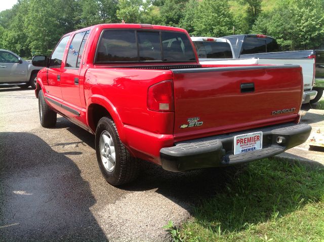 2003 Chevrolet S10 C300 Luxury Sedan 4D