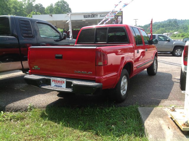 2003 Chevrolet S10 C300 Luxury Sedan 4D