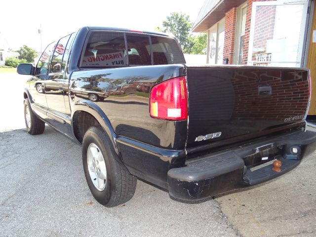 2003 Chevrolet S10 C300 Luxury Sedan 4D