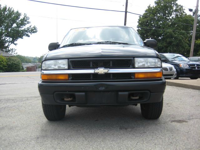 2003 Chevrolet S10 C300 Luxury Sedan 4D