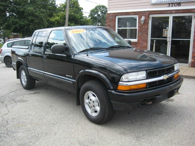 2003 Chevrolet S10 C300 Luxury Sedan 4D