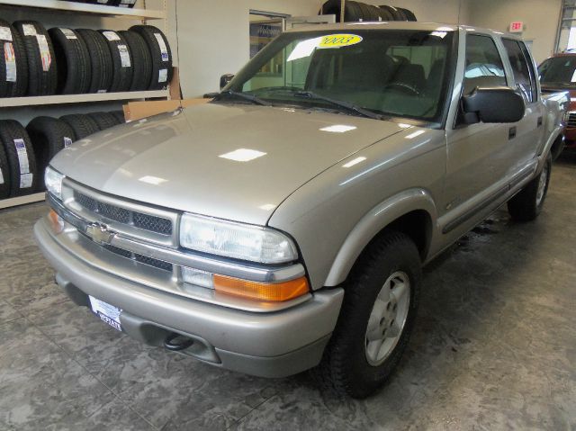 2003 Chevrolet S10 C300 Luxury Sedan 4D