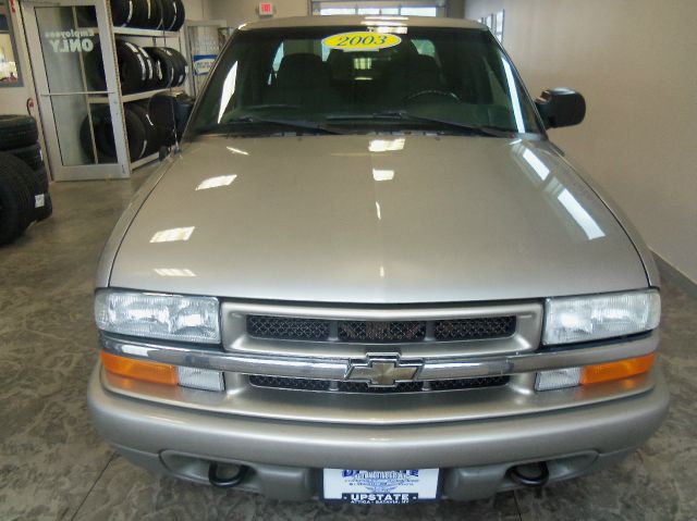 2003 Chevrolet S10 C300 Luxury Sedan 4D