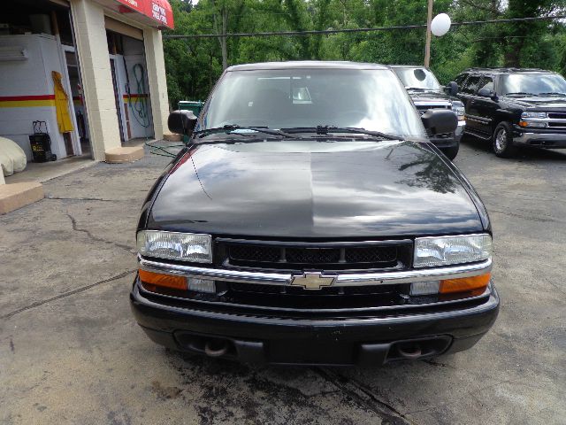 2003 Chevrolet S10 C300 Luxury Sedan 4D