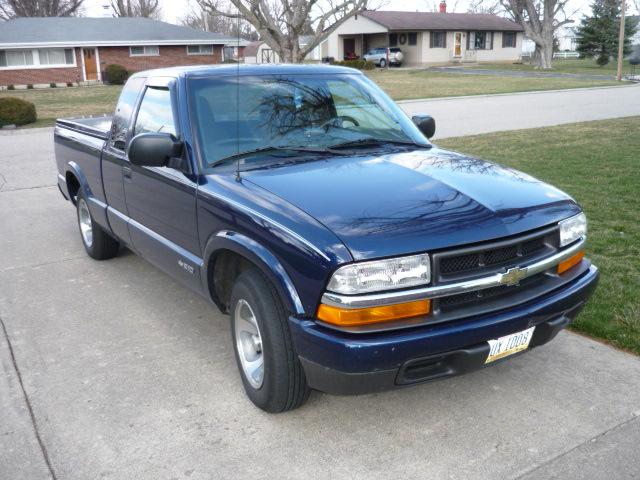 2003 Chevrolet S10 Base