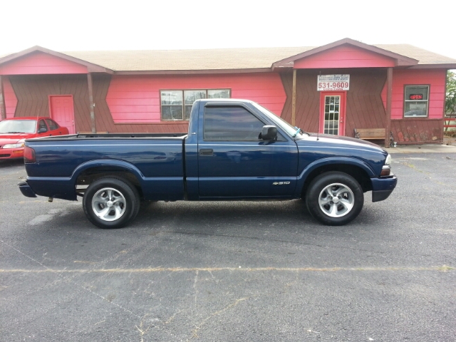 2003 Chevrolet S10 Base