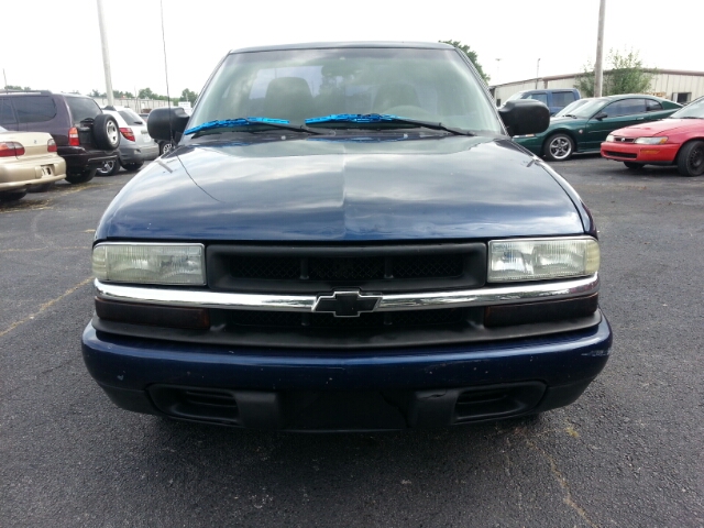 2003 Chevrolet S10 Base