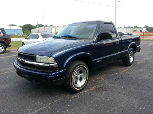 2003 Chevrolet S10 Base