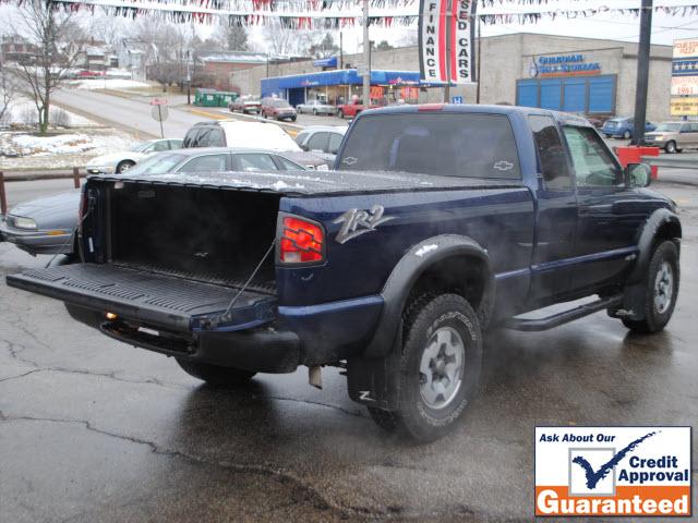 2003 Chevrolet S10 S Touring