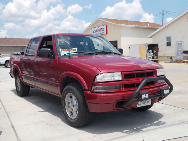 2003 Chevrolet S10 C300 Luxury Sedan 4D