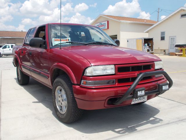 2003 Chevrolet S10 C300 Luxury Sedan 4D