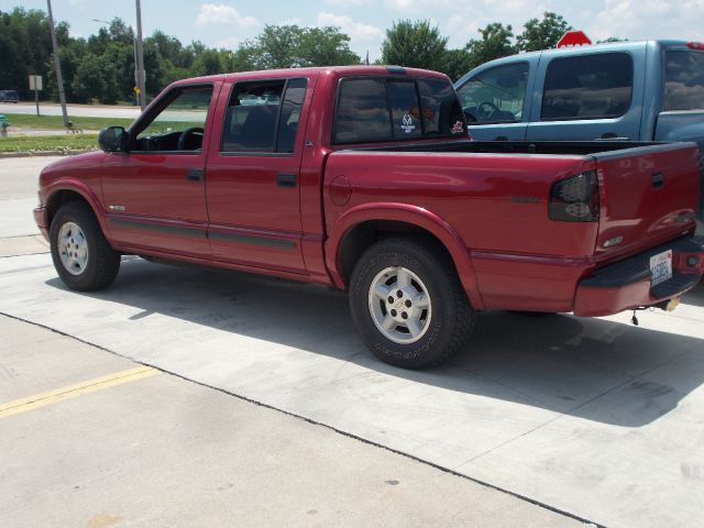 2003 Chevrolet S10 C300 Luxury Sedan 4D