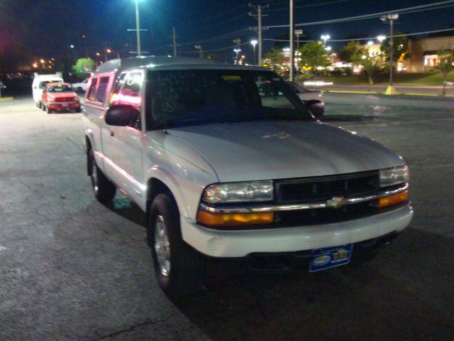 2003 Chevrolet S10 Base