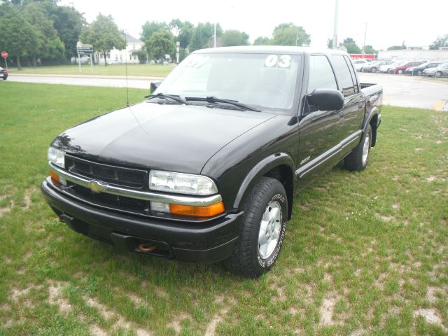 2003 Chevrolet S10 C300 Luxury Sedan 4D