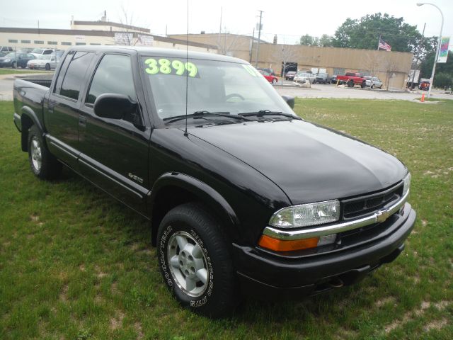 2003 Chevrolet S10 C300 Luxury Sedan 4D