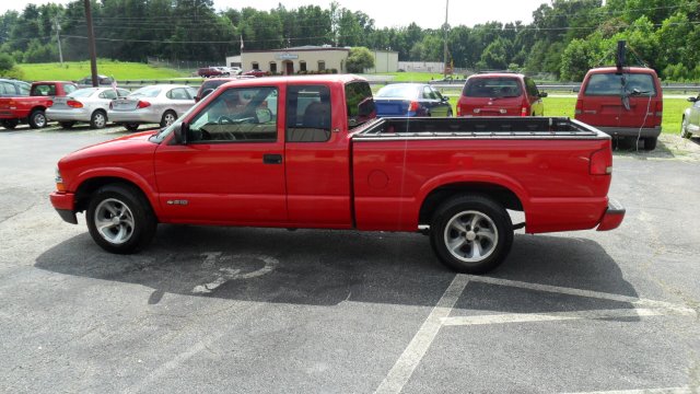 2003 Chevrolet S10 4dr Sdn Auto GLS w/XM