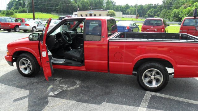 2003 Chevrolet S10 4dr Sdn Auto GLS w/XM