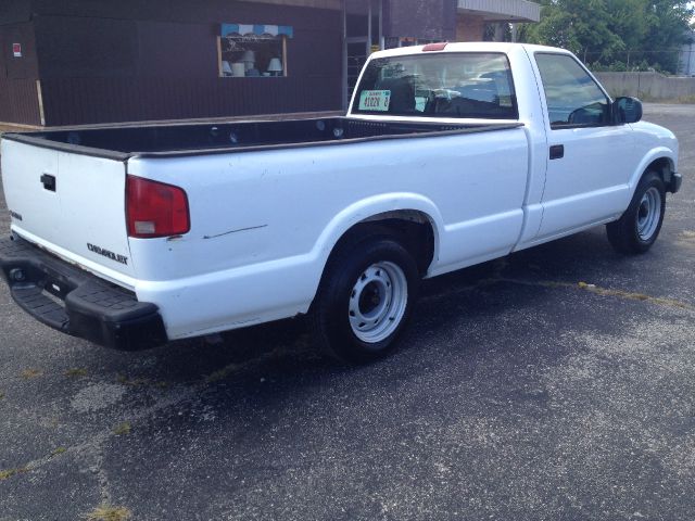 2003 Chevrolet S10 Short Box Standard