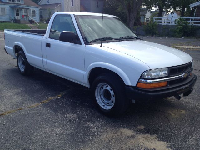 2003 Chevrolet S10 Short Box Standard