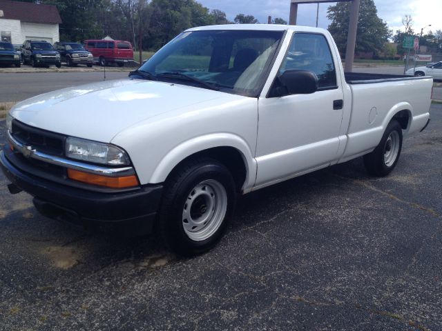 2003 Chevrolet S10 Short Box Standard