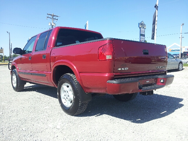 2003 Chevrolet S10 C300 Luxury Sedan 4D