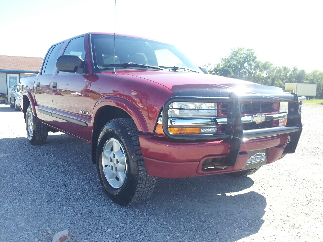 2003 Chevrolet S10 C300 Luxury Sedan 4D