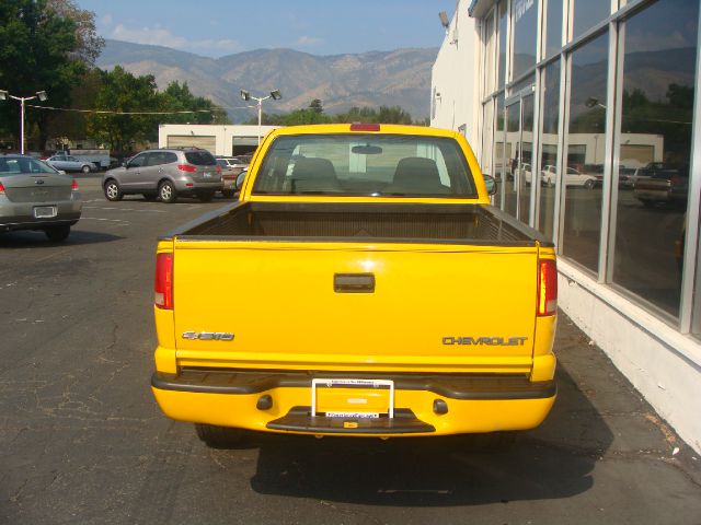 2003 Chevrolet S10 Handicap Lift And Control Leg 1 Owner