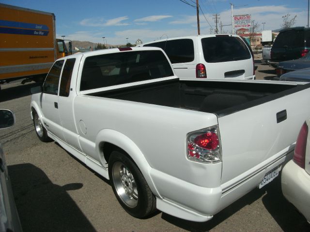 2003 Chevrolet S10 4dr Sdn Auto GLS w/XM