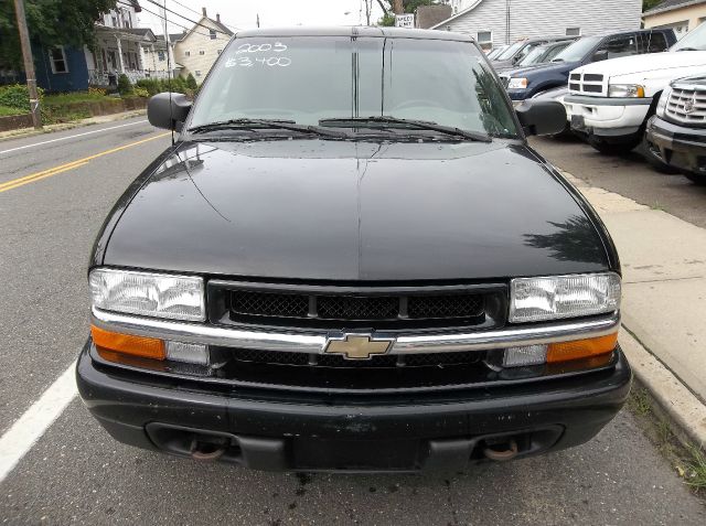 2003 Chevrolet S10 C300 Luxury Sedan 4D