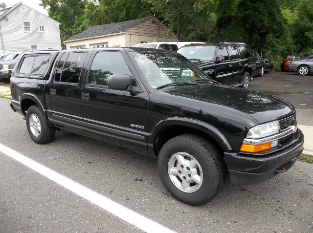 2003 Chevrolet S10 C300 Luxury Sedan 4D