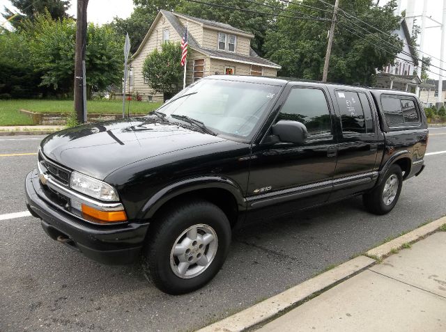 2003 Chevrolet S10 C300 Luxury Sedan 4D