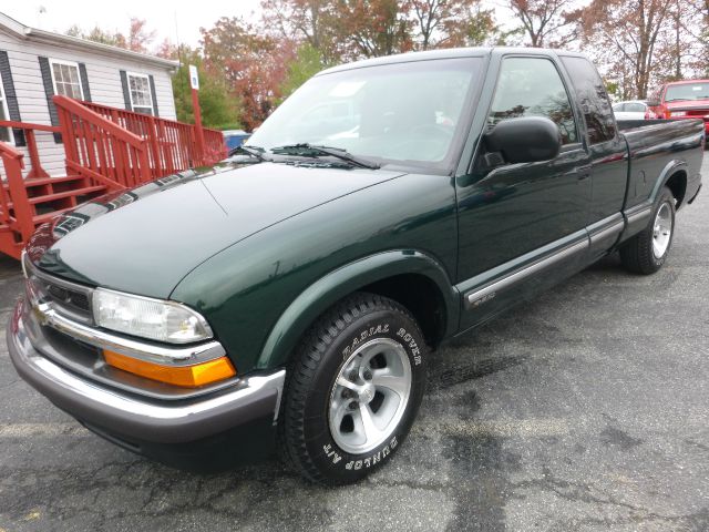 2003 Chevrolet S10 4dr Sdn SL Auto Sedan