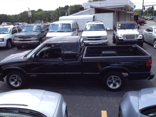 1998 Chevrolet S10 Pickup 4dr Sdn Auto GLS w/XM