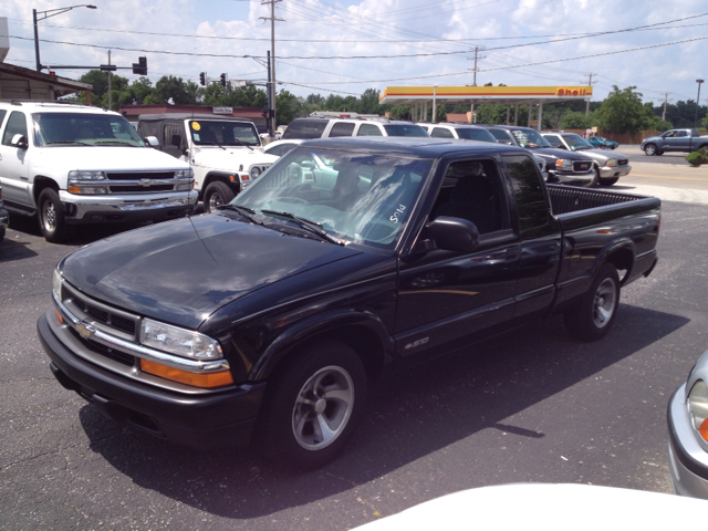 1998 Chevrolet S10 Pickup 4dr Sdn Auto GLS w/XM