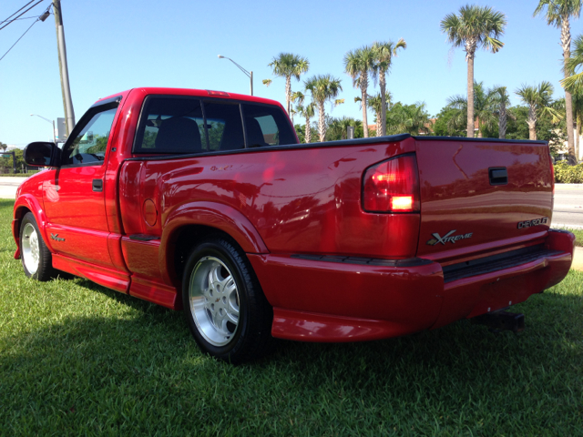 2000 Chevrolet S10 Pickup 4dr SR5 V8 Auto 4WD