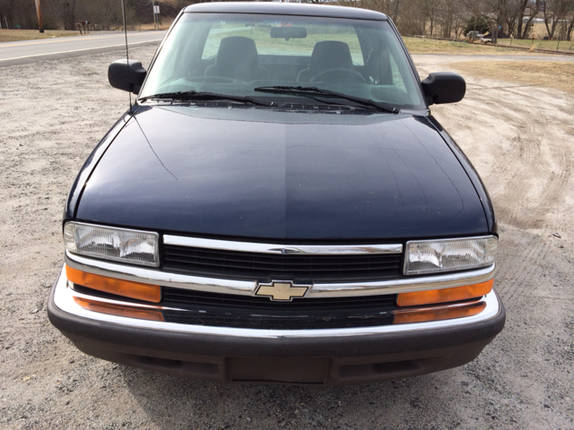 2000 Chevrolet S10 Pickup 4dr Sdn Auto GLS w/XM