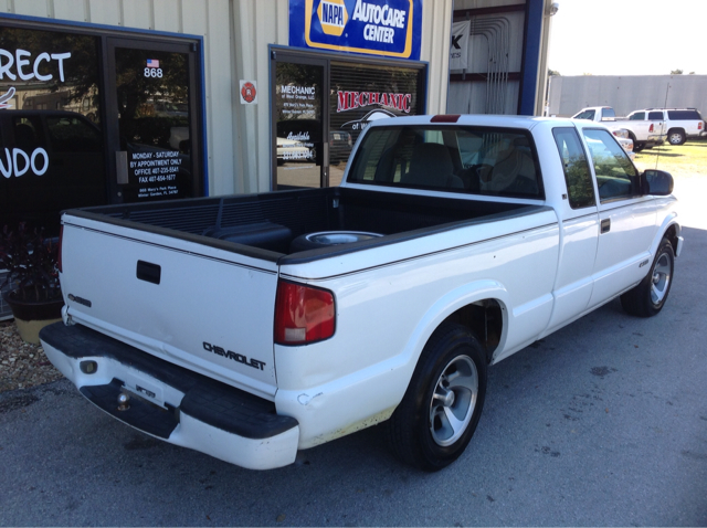 2000 Chevrolet S10 Pickup 4dr Sdn Auto GLS w/XM