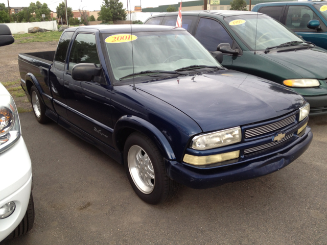 2001 Chevrolet S10 Pickup 4dr Sdn Auto GLS w/XM