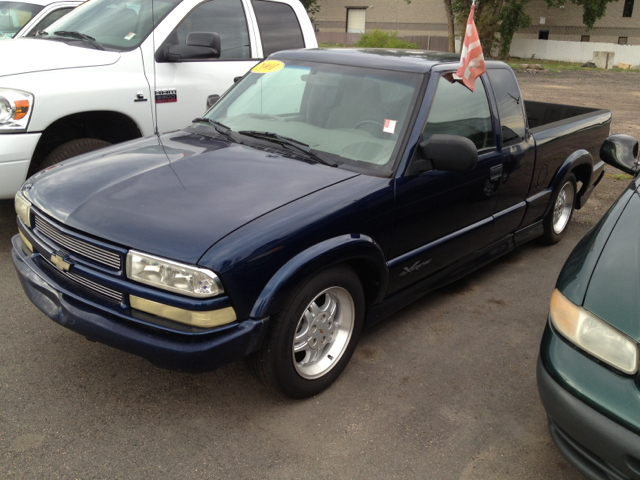 2001 Chevrolet S10 Pickup 4dr Sdn Auto GLS w/XM