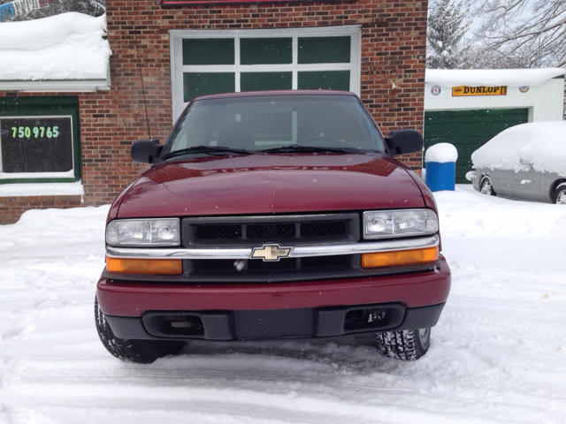 2001 Chevrolet S10 Pickup Signature Premium