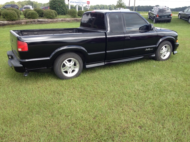 2002 Chevrolet S10 Pickup 4dr Sdn Auto GLS w/XM