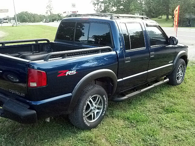 2003 Chevrolet S10 Pickup C300 Luxury Sedan 4D