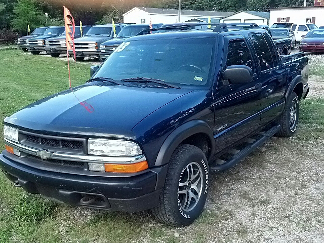 2003 Chevrolet S10 Pickup C300 Luxury Sedan 4D